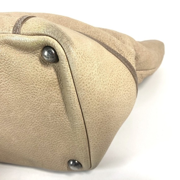 CHANEL Beige Leather Shoulder Bag - Picture 6 of 15